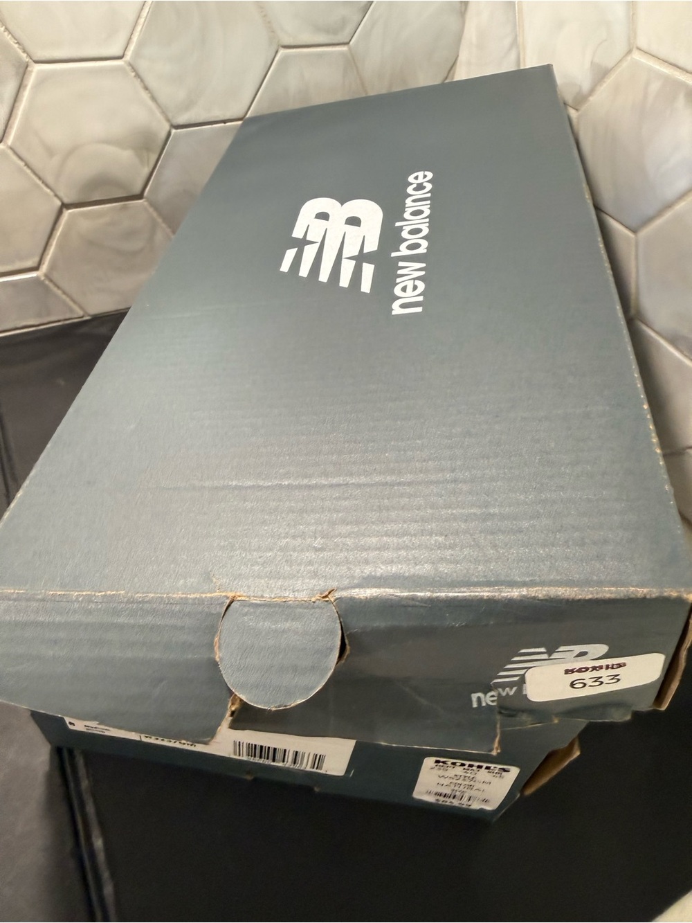 New Balance Woman’s 237 Sneakers Sage Green White & Maroon Sz 9.5 NEW Box - Picture 10 of 12